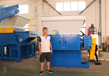 1000-1500kg/h Single Shaft Shredder For Plastic Lupms To Chile