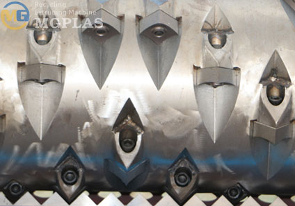1000-1500kg/h Single Shaft Shredder For Plastic Lupms To Chile